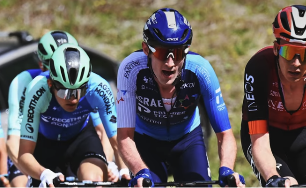 Derek Gee Geliyor! 2025 Giro d’Italia’nın Genç Yıldızı Parlıyor 🚴‍♂️✨